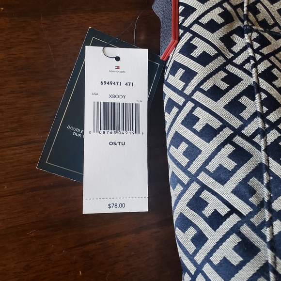 NEW Tommy Hilfiger Crossbody Bag - Picture 8 of 9